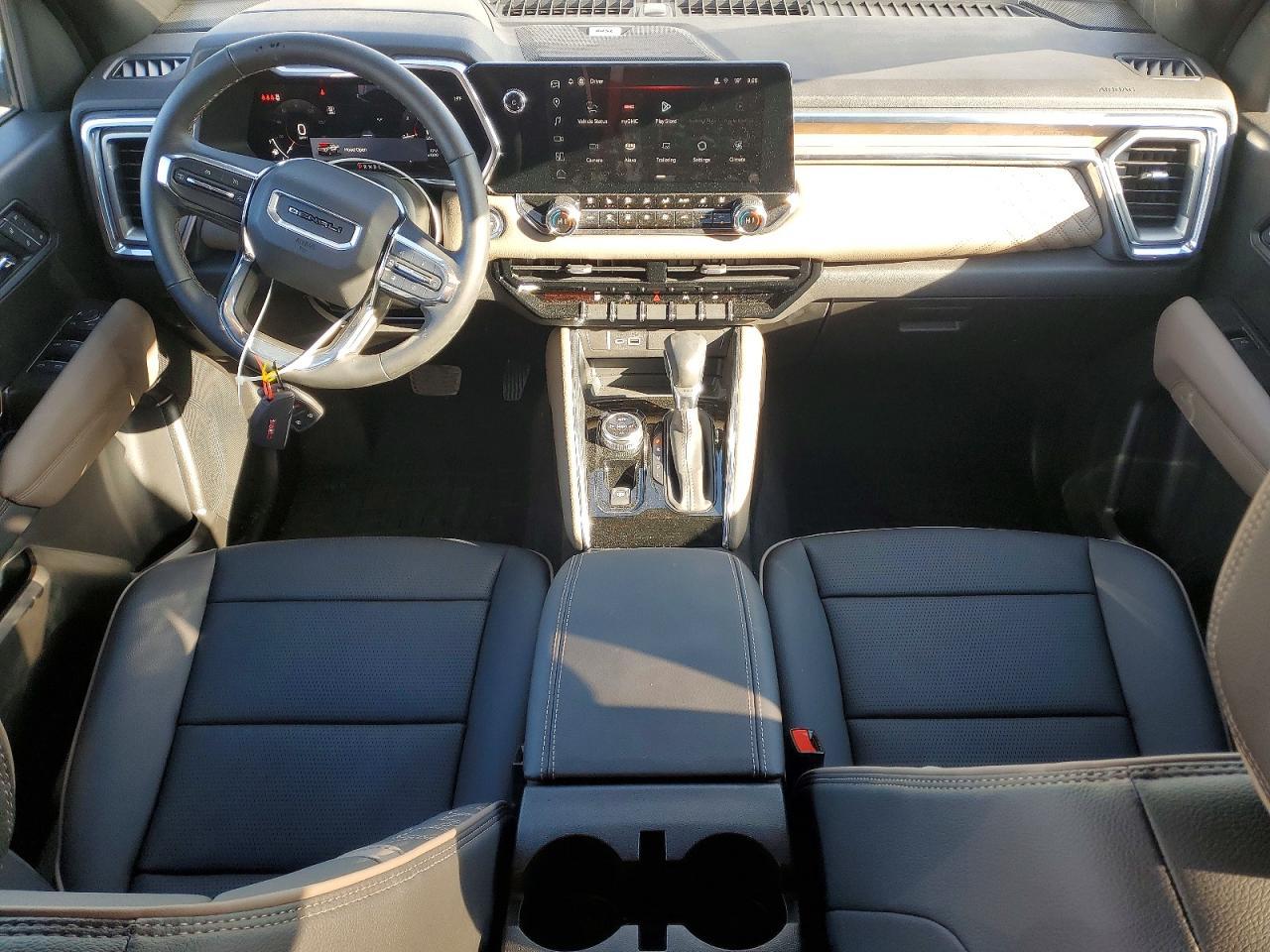 2025 GMC Canyon Denali