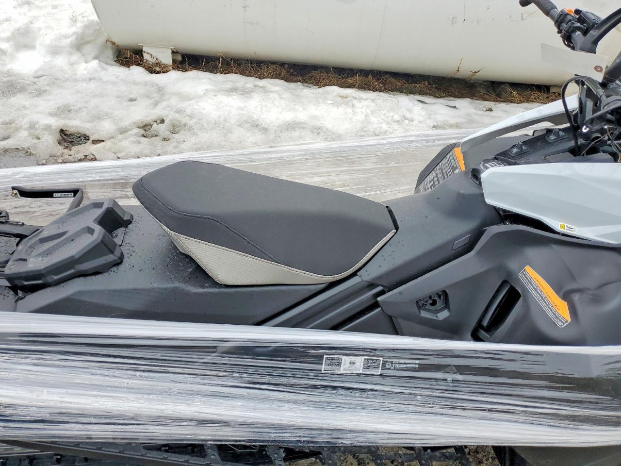 2026 Skidoo Summit Adrenaline 600R RER