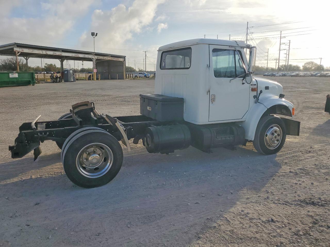 1995 International 4700 Semi Truck