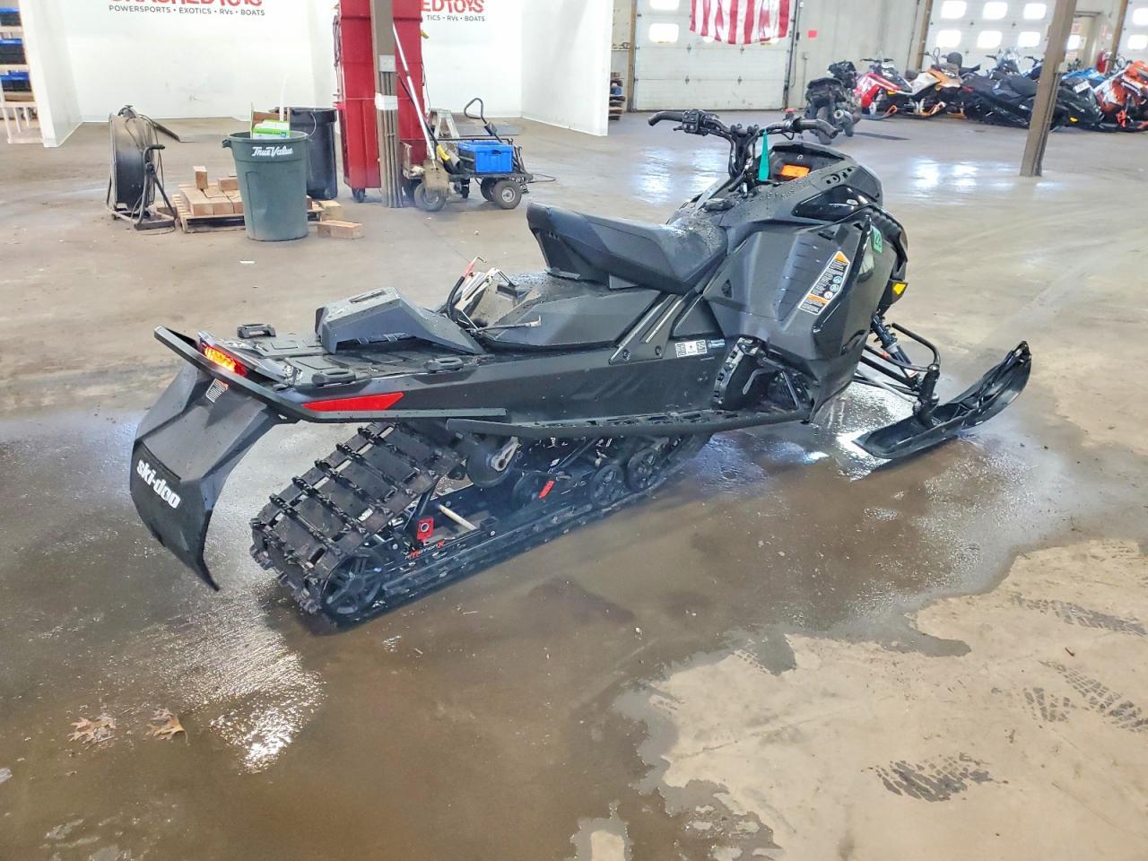 2023 Skidoo Renegade Adrenaline