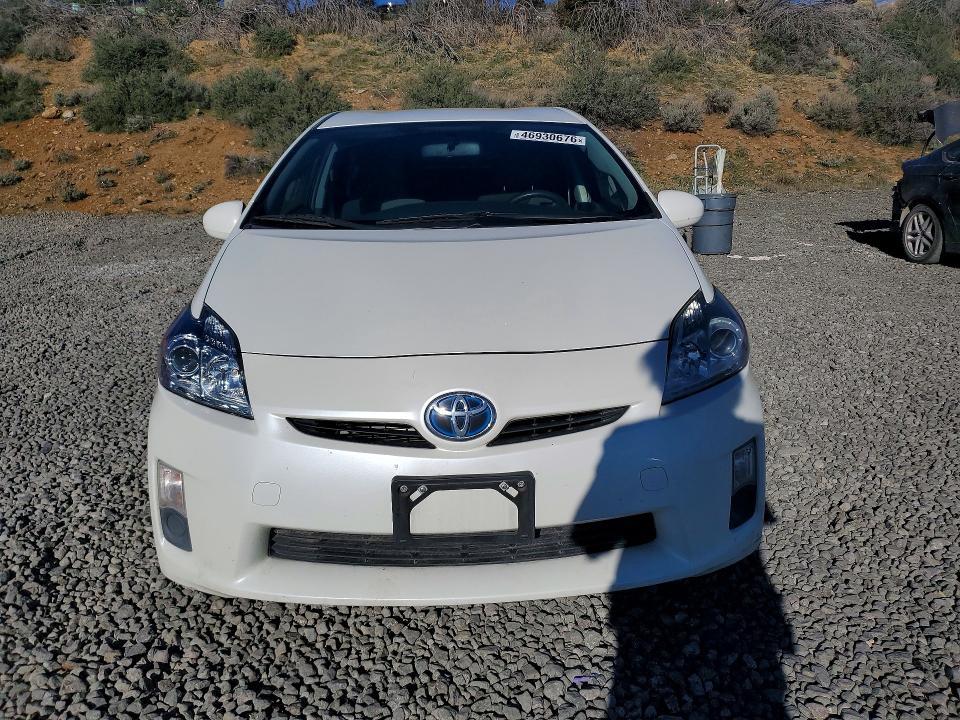 2010 Toyota Prius iii