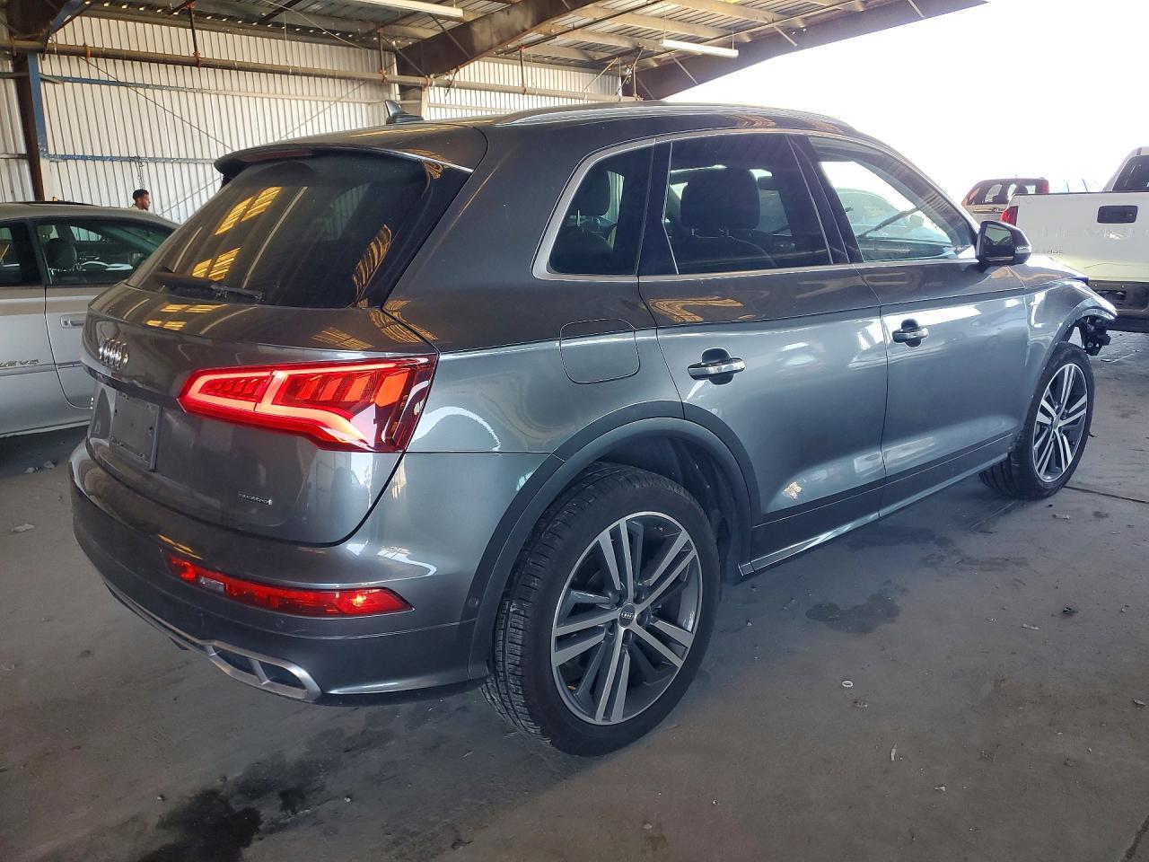 2020 Audi Q5 e Prestige