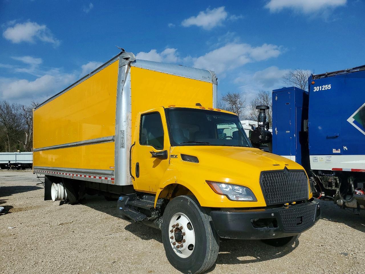 2023 International MV607 BOX Truck