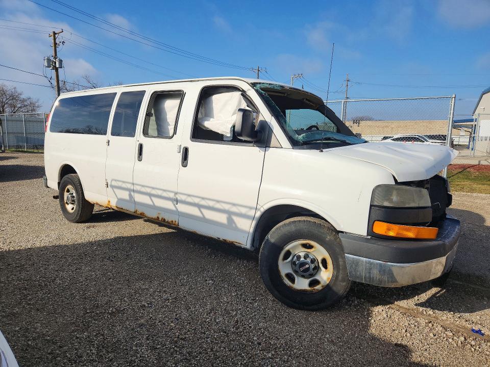 2013 GMC Savana G3500 lt