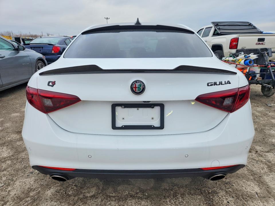 2018 Alfa Romeo Giulia Q4