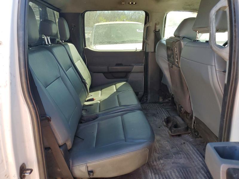 2023 Ford F350 Super Duty Flatbed Truck