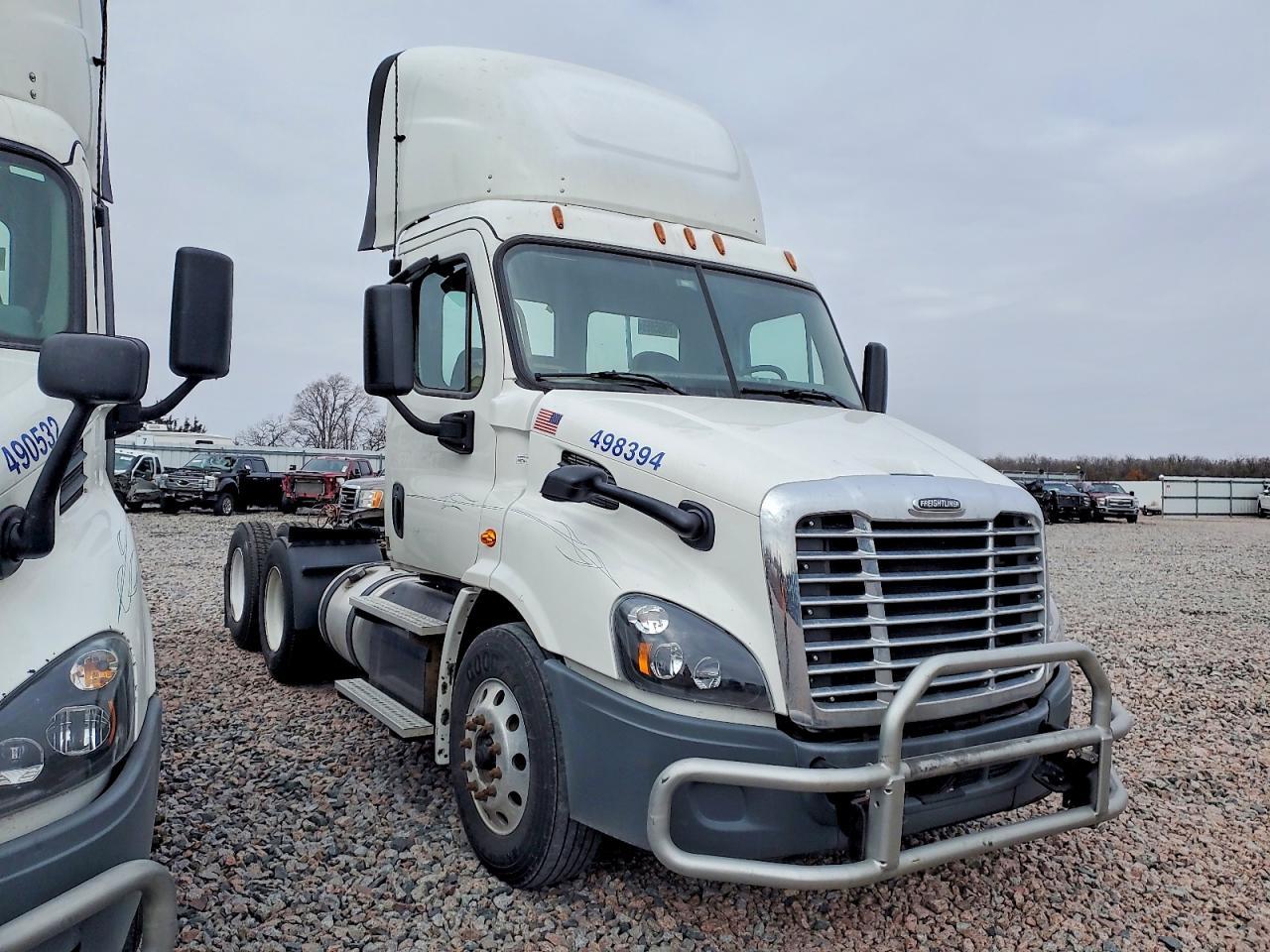 2018 Freightliner Cascadia 113 Semi Truck