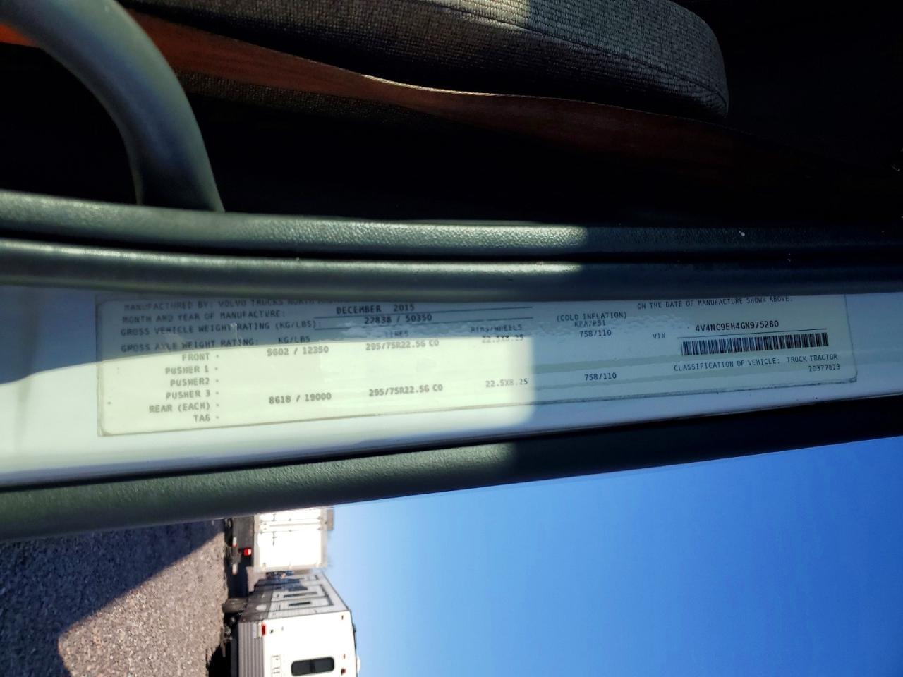 2016 Volvo VNL Semi Truck