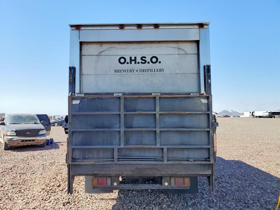 2006 Isuzu NRR-BOX Truck