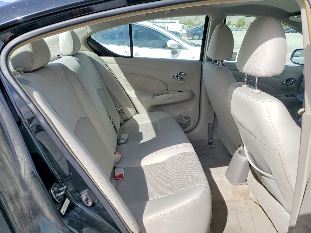 2014 Nissan Versa 1.6 s