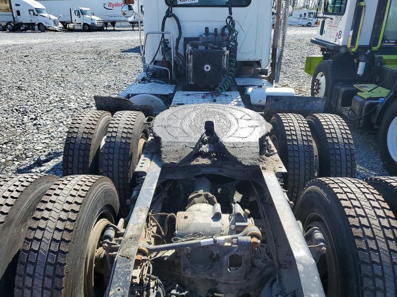 2015 Mack CXU613 Semi Truck