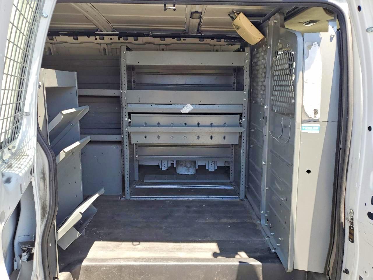 2014 Chev Express G2500 4LT