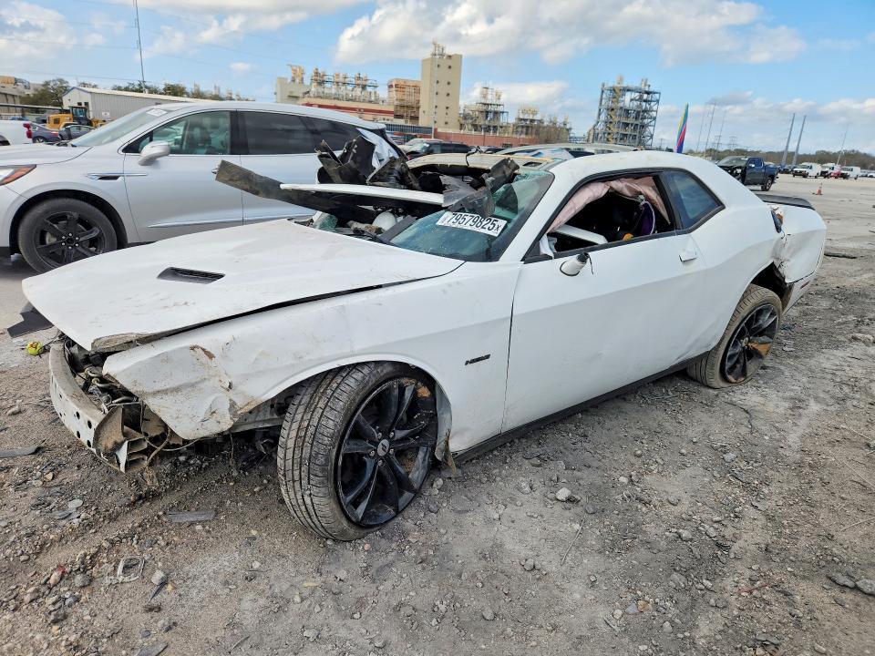 2018 Dodge Challenger r