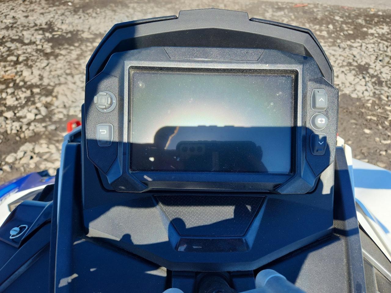 2023 Polari 850 Indy Adventure 137