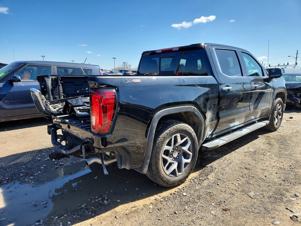 2025 GMC Sierra K1500 SLT