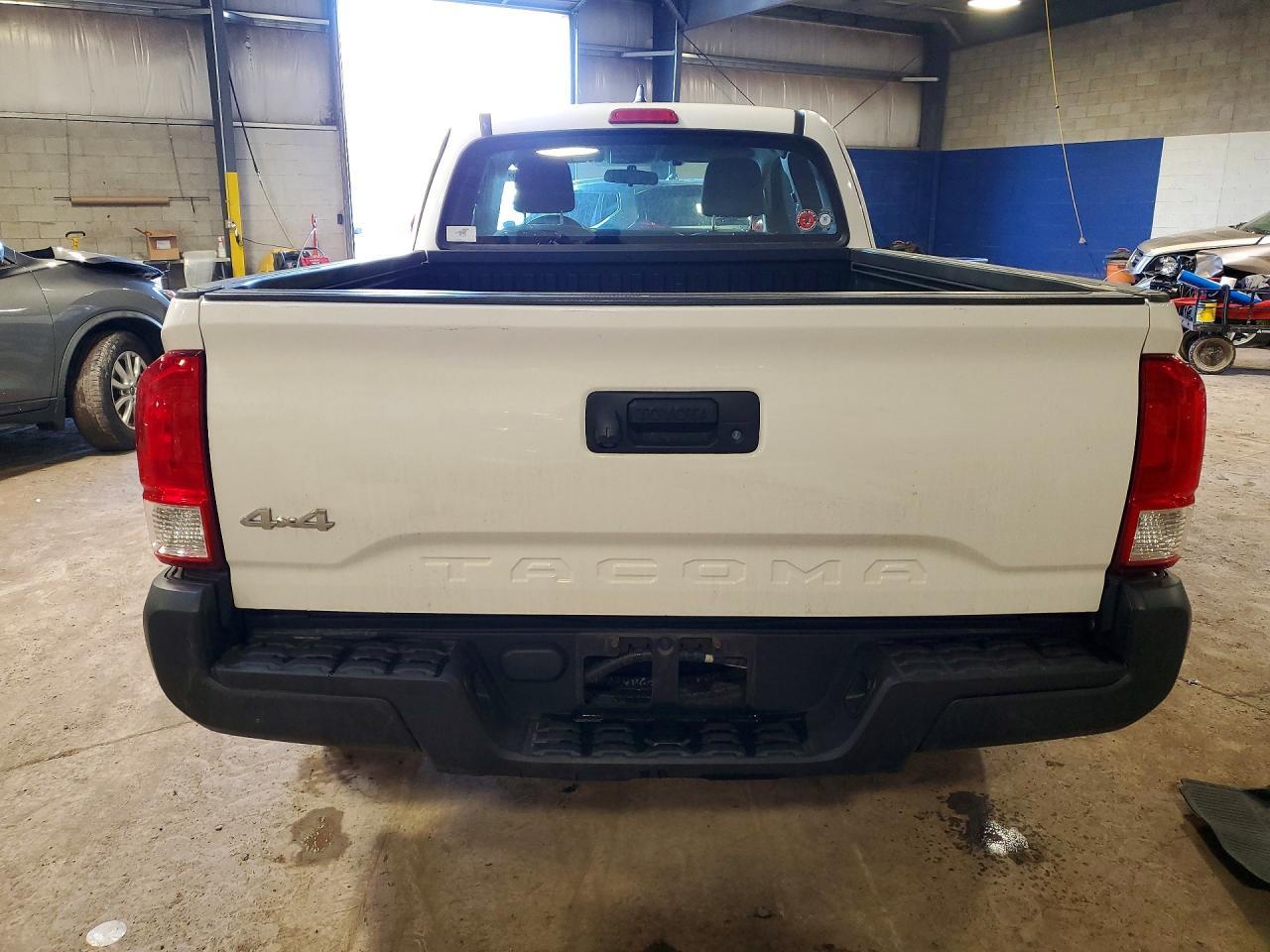 2017 Toyota Tacoma SR