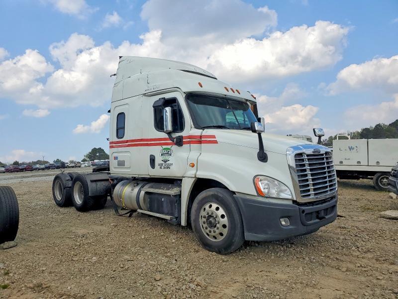 2017 Freigliner 2017 Freightliner Cascadia 125 Semi Truck