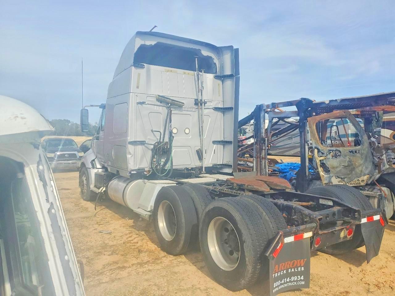 2017 International Prostar Semi Truck