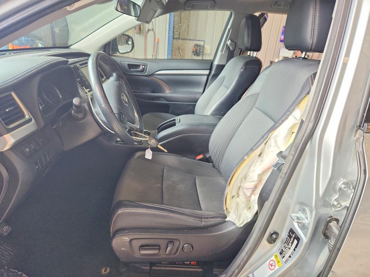 2017 Toyota Highlander le Plus