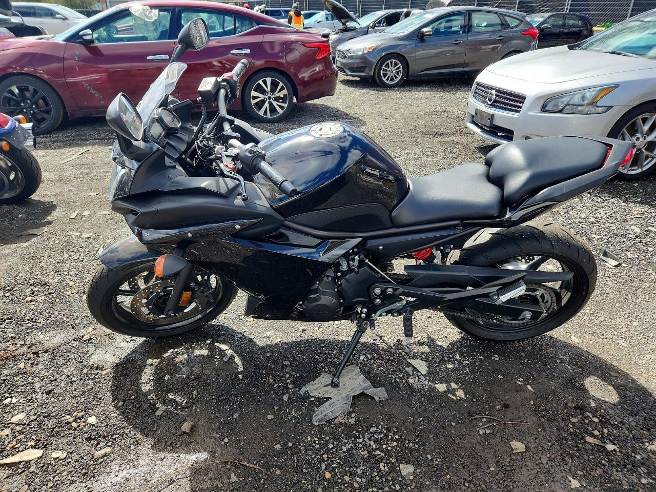 2009 Yamaha FZ6 R
