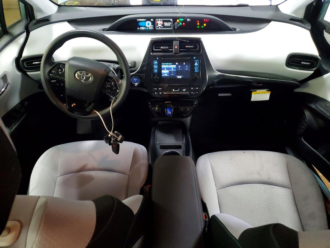 2019 Toyota Prius le Awd-e