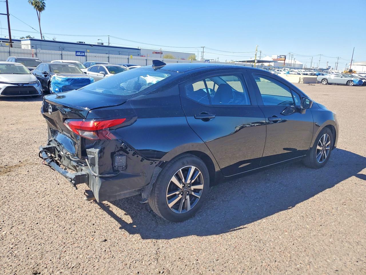2025 Nissan Versa sv