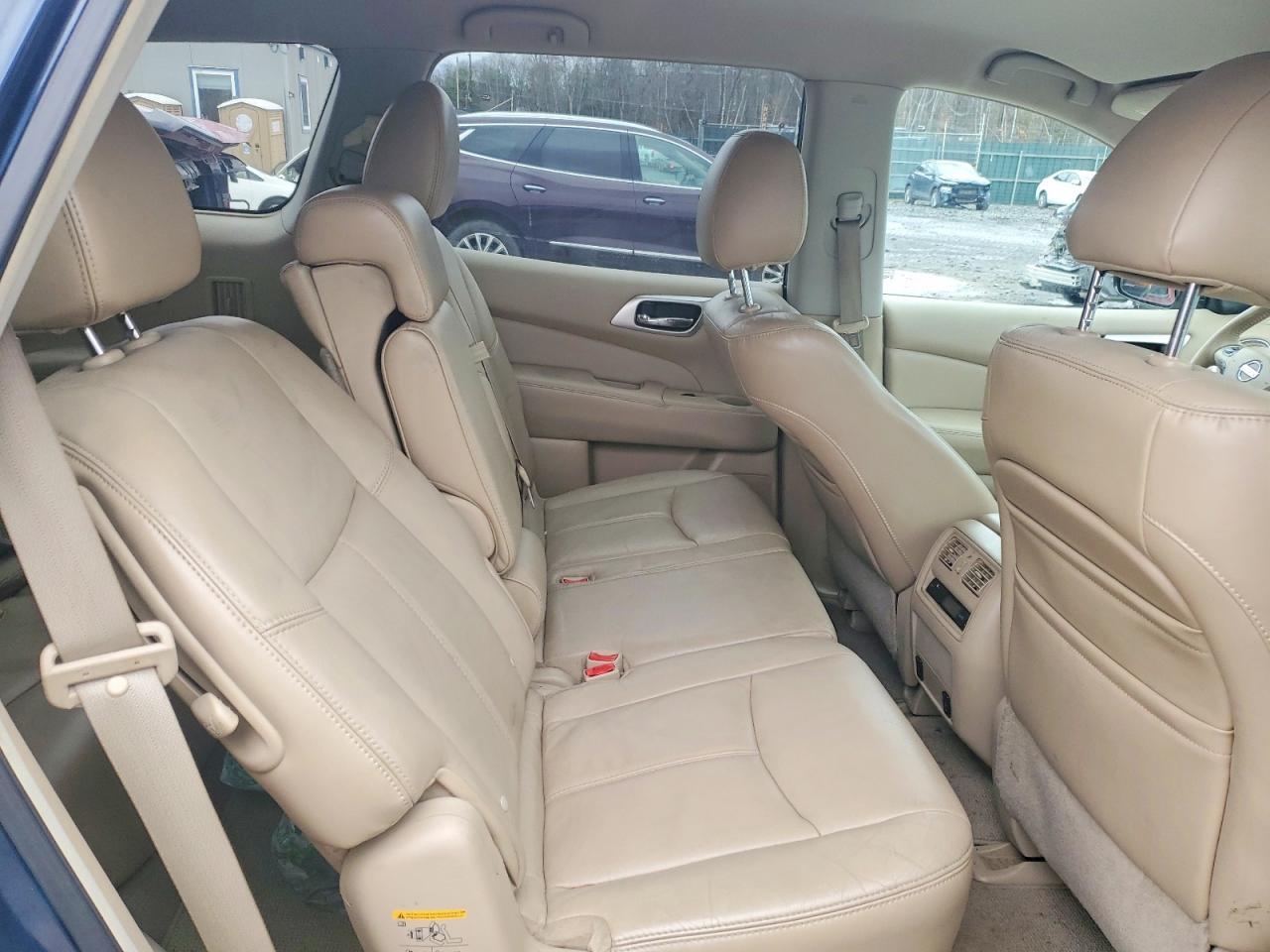 2013 Nissan Pathfinder s