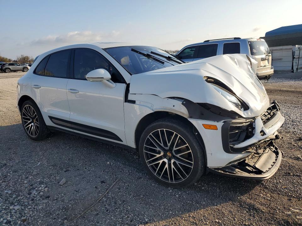 2024 Porsche Macan Base