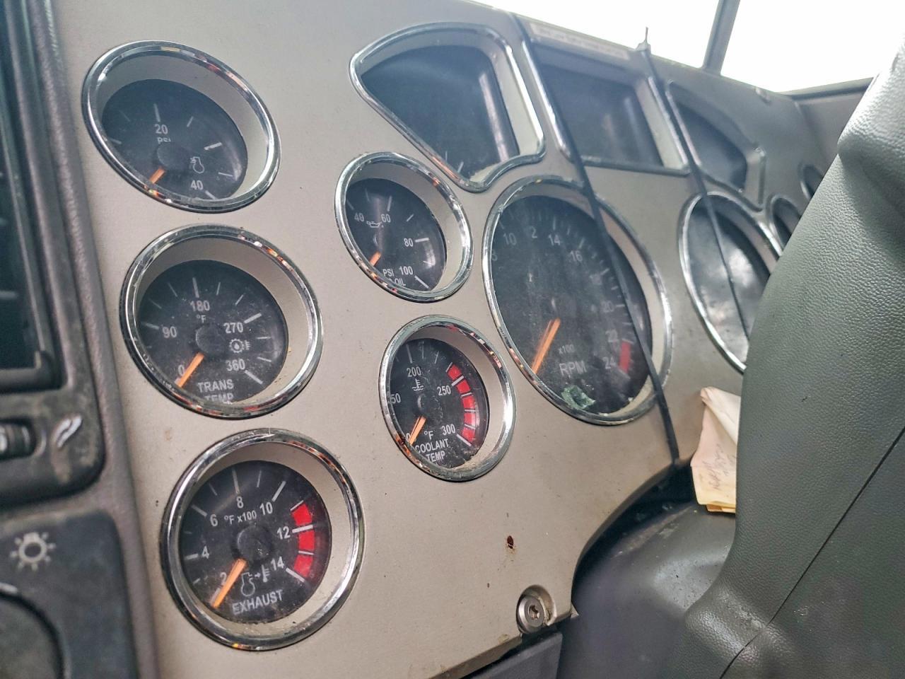 2017 Mack CHU613 Semi Truck