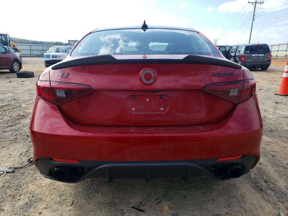 2018 Alfa Romeo Giulia ti Q4