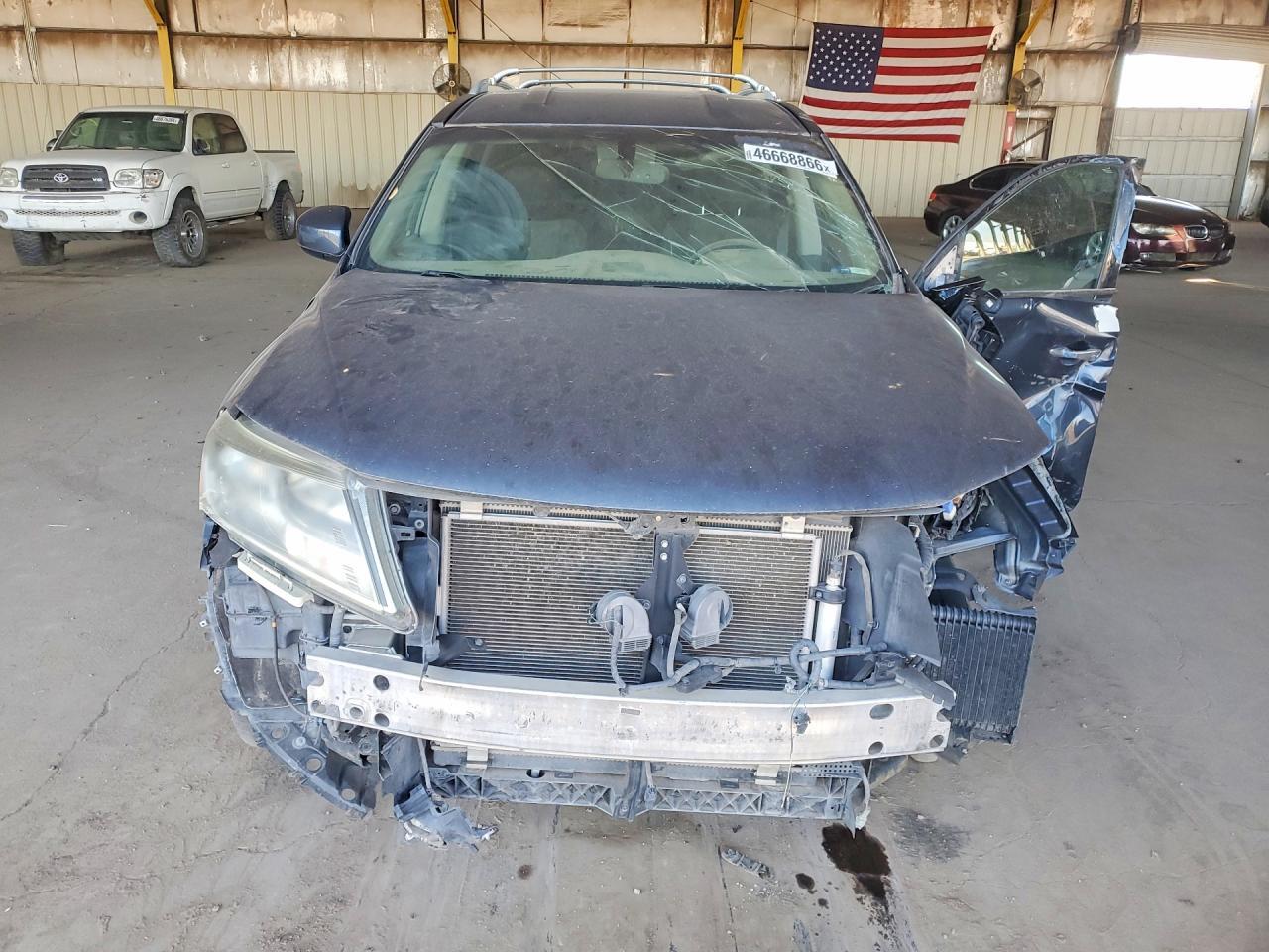 2016 Nissan Pathfinder sv