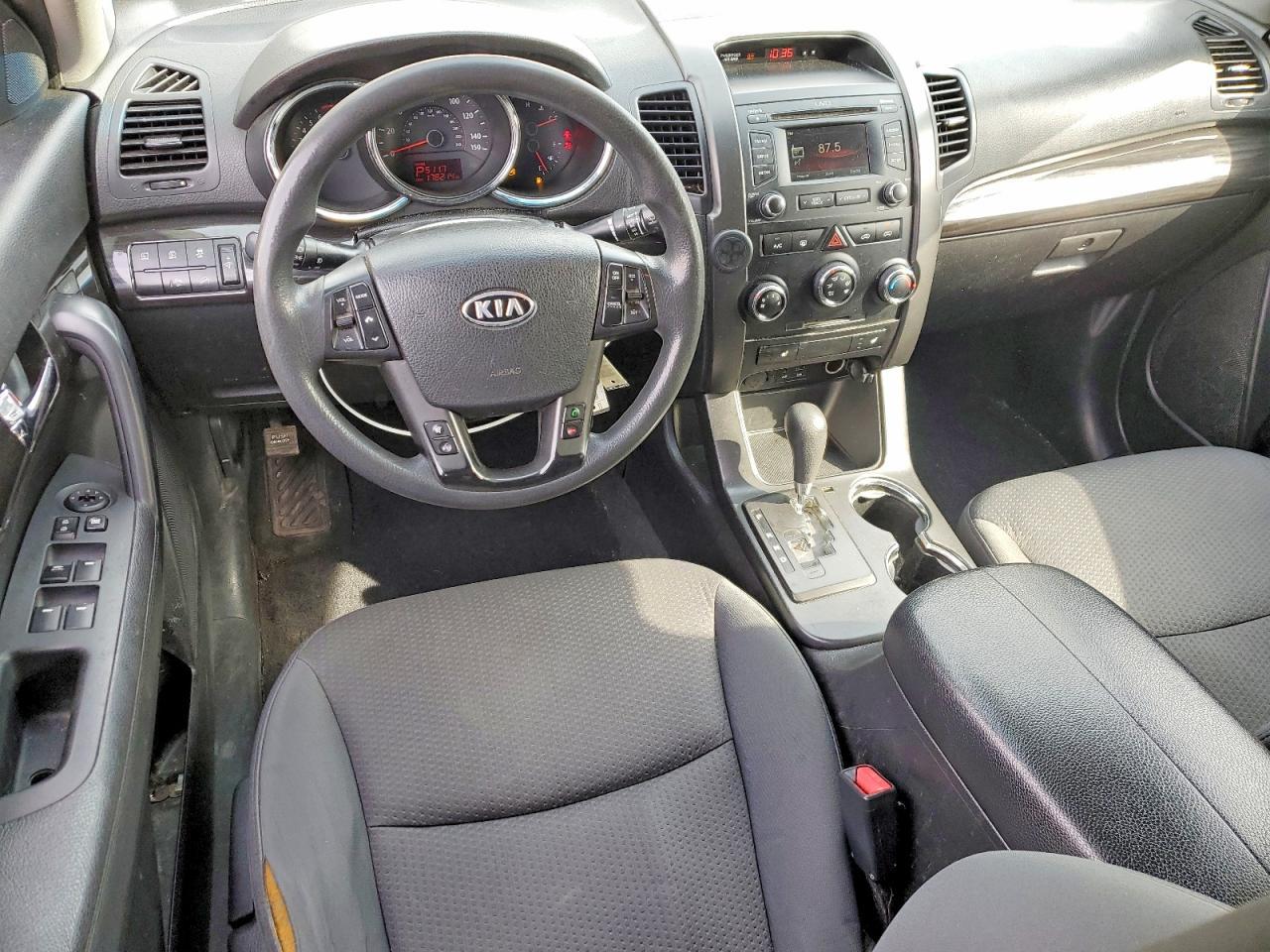 2013 KIA Sorento lx