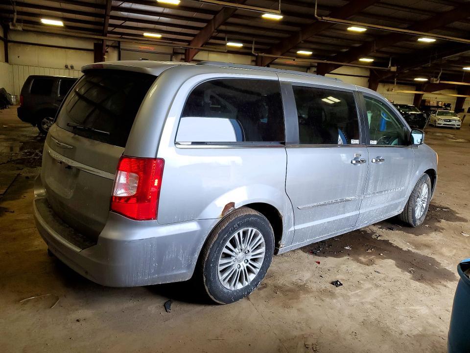 2013 Chrysler Town & Country Touring l