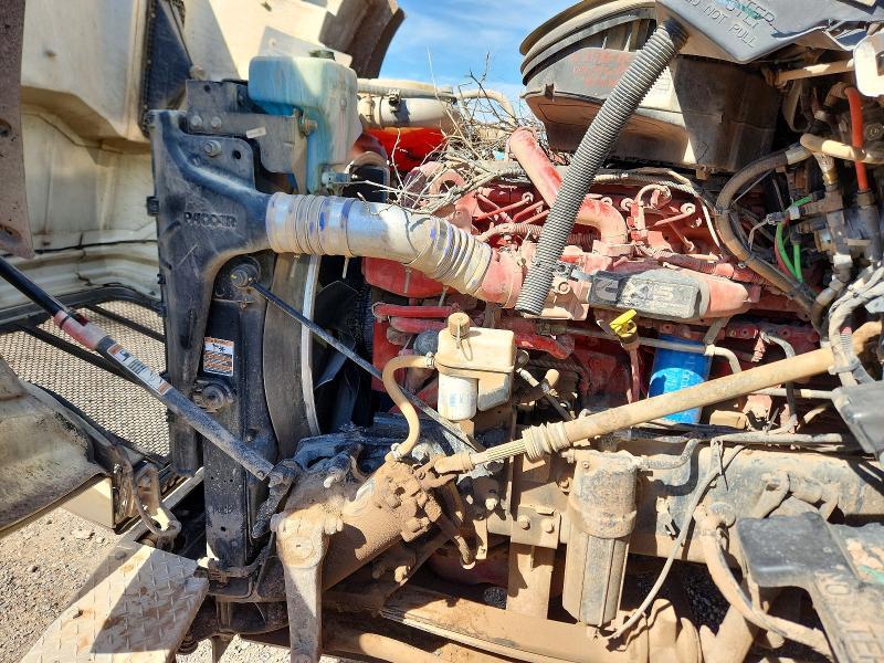 2020 Peterbilt 567 Semi Truck