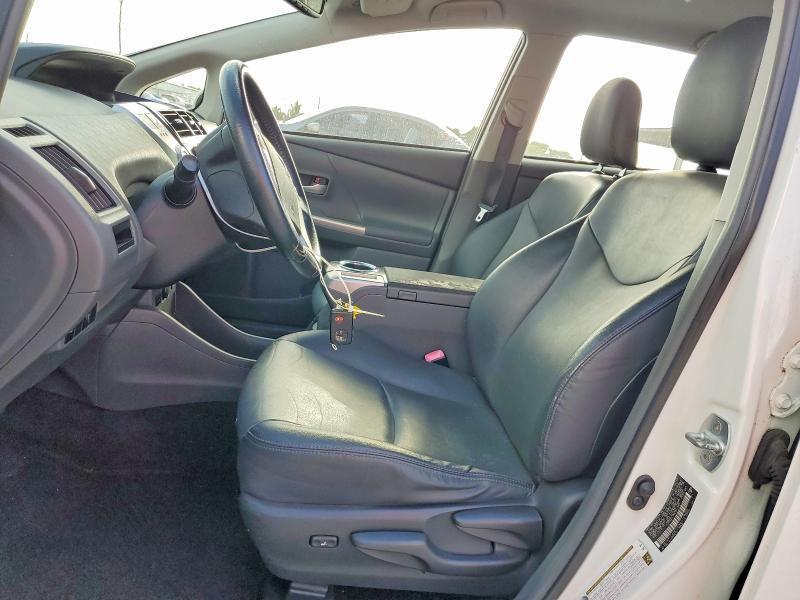 2013 Toyota Prius v Five