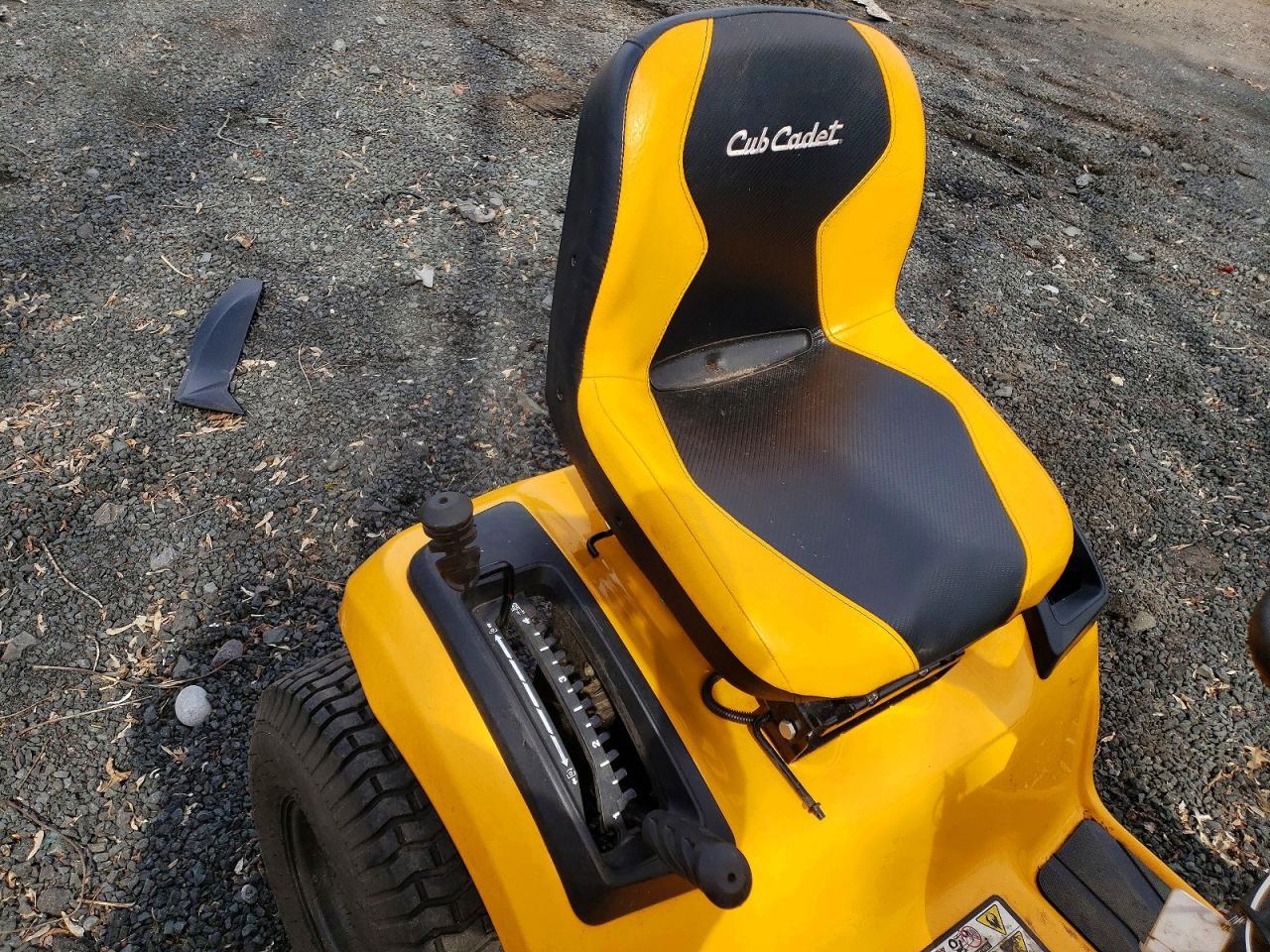 2023 Cub Cadet LT42 Lawn Mover