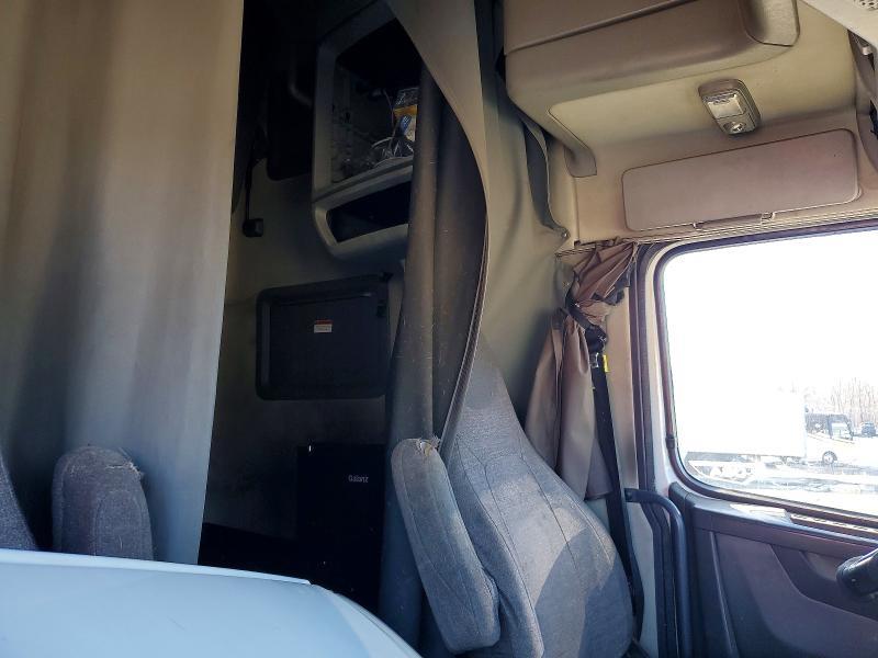 2019 Volvo VNL Semi Truck
