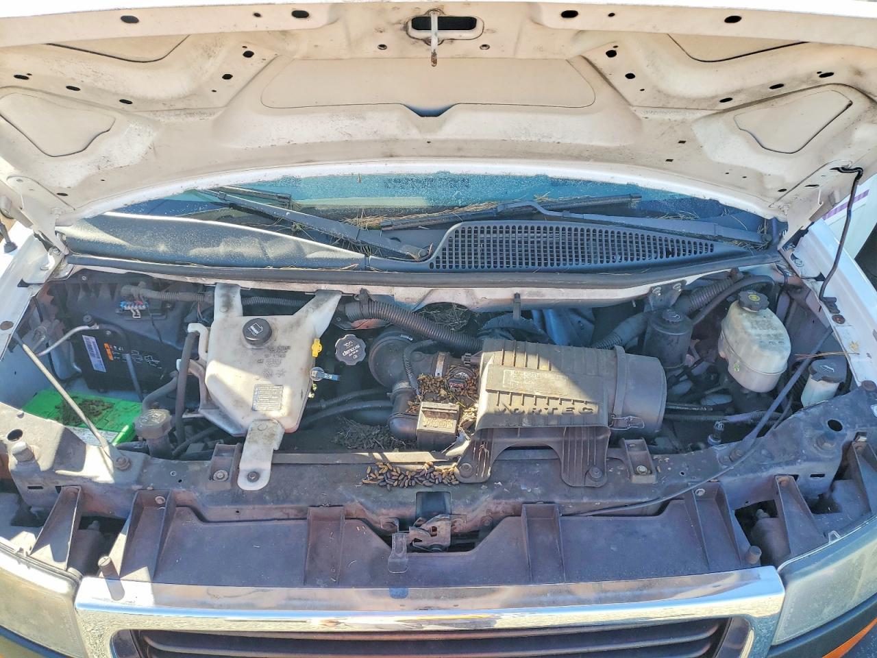 2014 GMC Savana BOX Truck