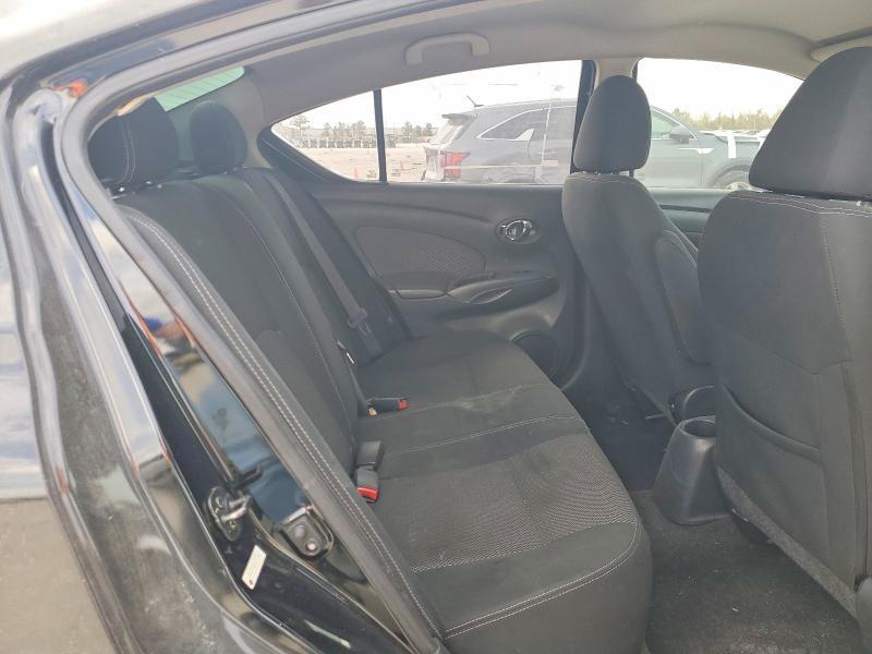 2018 Nissan Versa sv