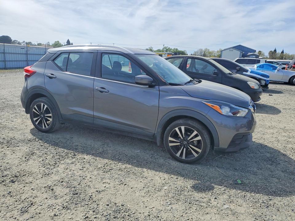 2019 Nissan Kicks sv