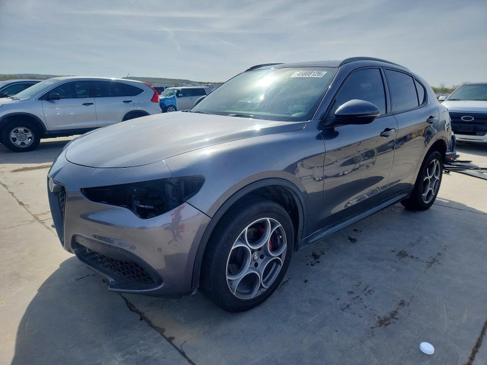 2022 Alfa Romeo Stelvio