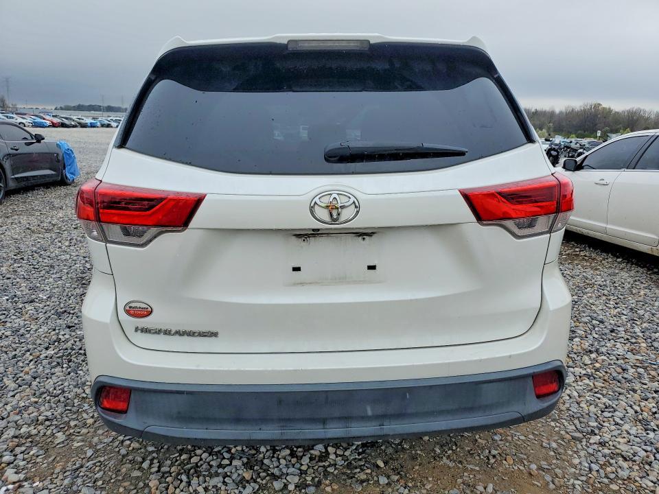 2018 Toyota Highlander le