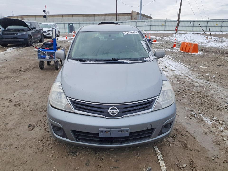 2010 Niss Versa s