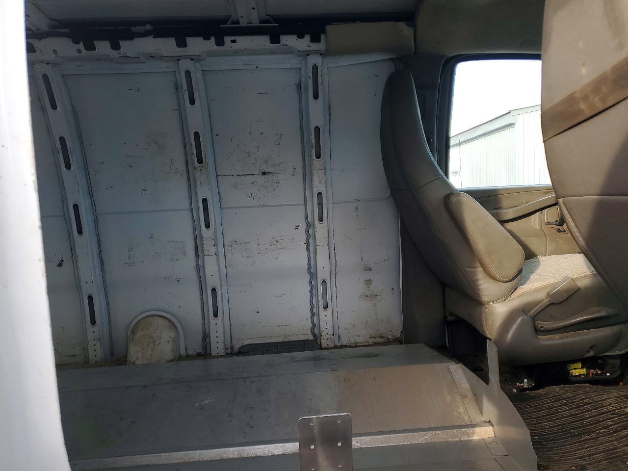 2016 GMC Savana G2500