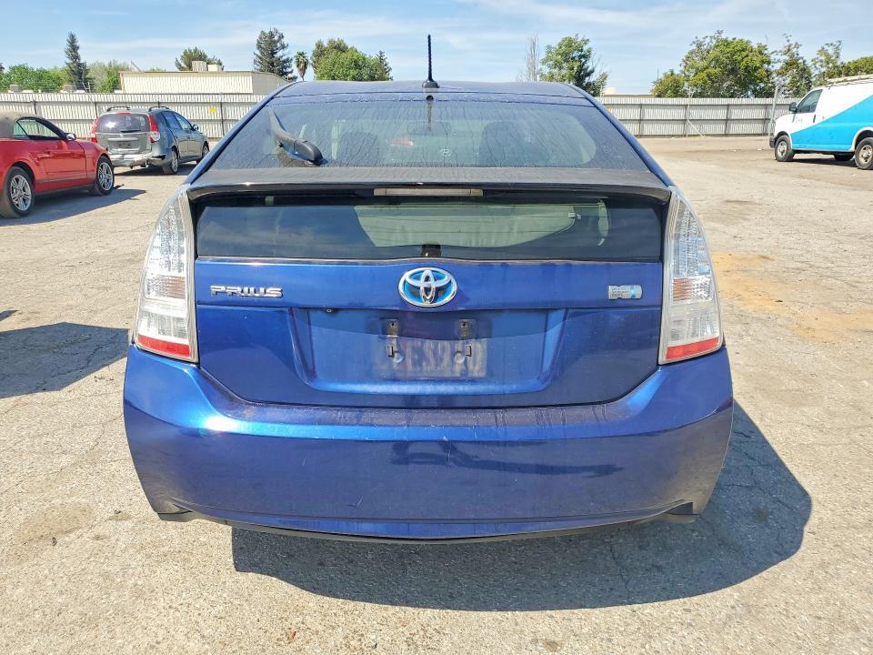 2010 Toyota Prius iii