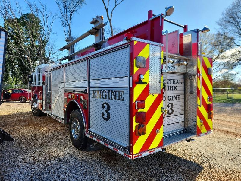 2001 Pierce Mfg. Inc. 2001 Pierce Pierce-Pumper Fire Truck