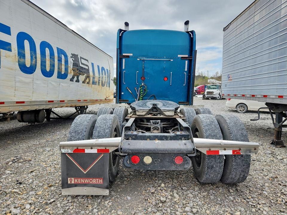 2004 Kenworth Construction W900