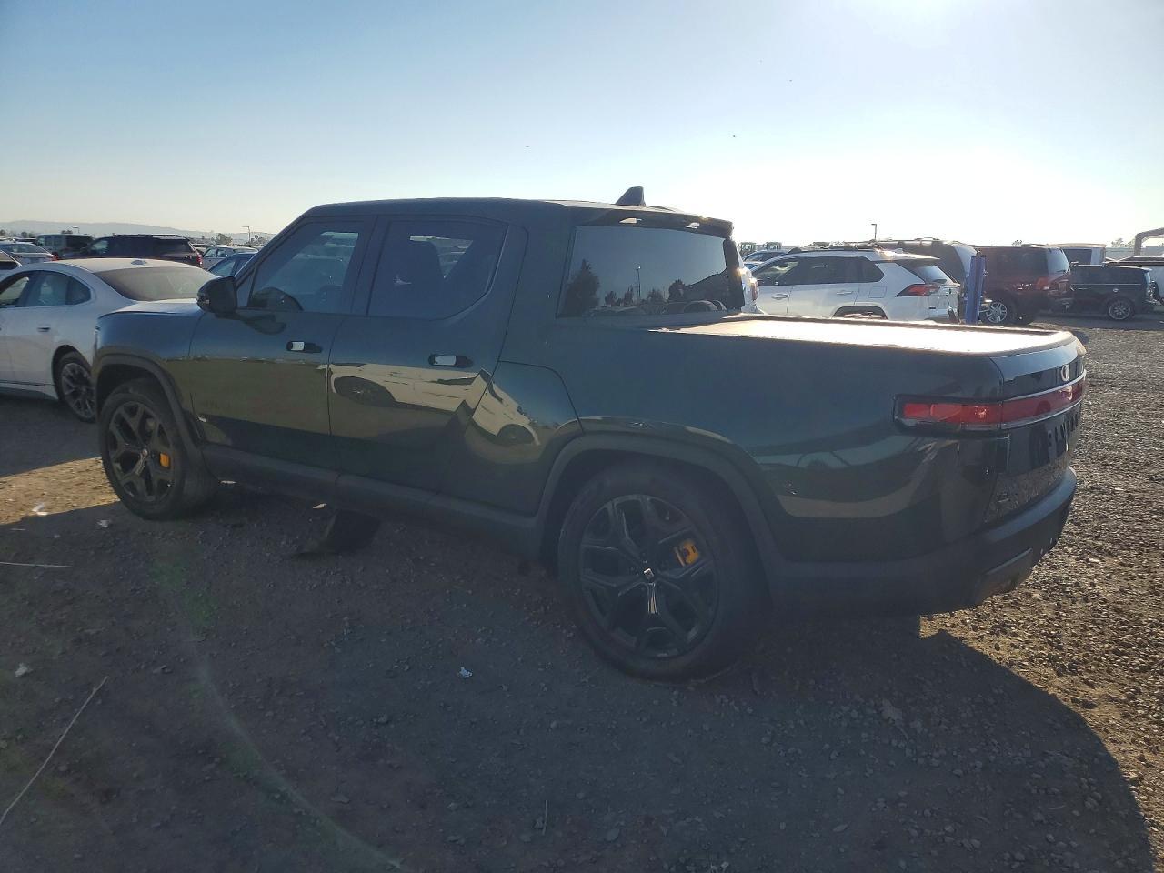 2025 Rivian R1T Premium