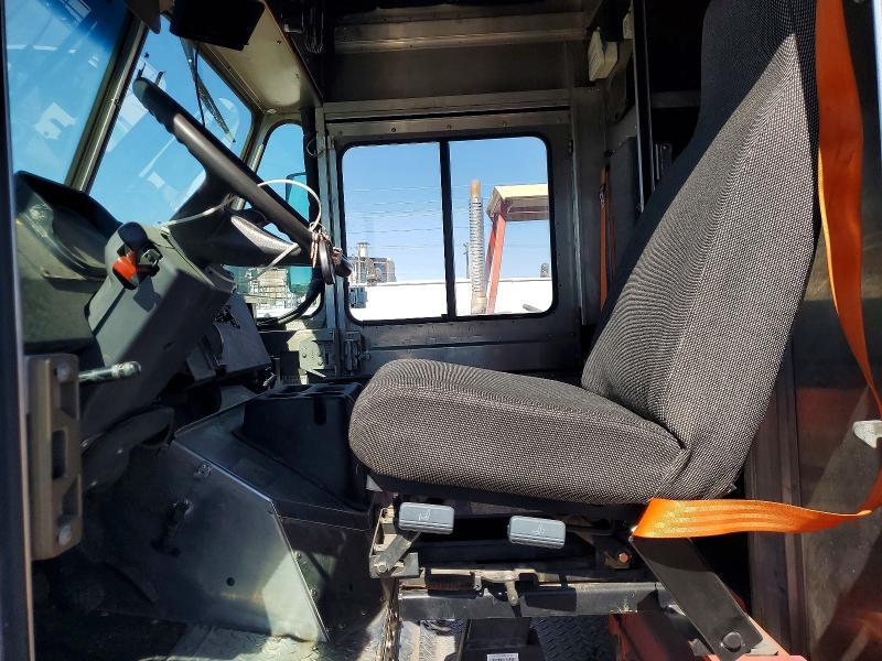 2020 Freightliner MT45G Chassis Delivery Truck