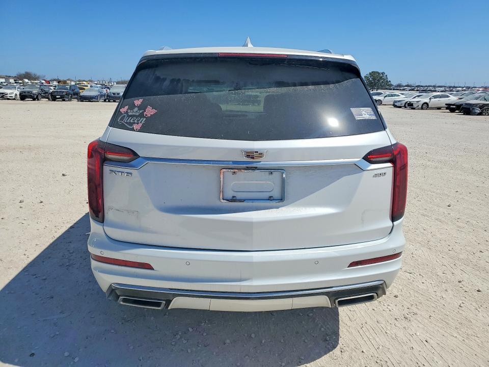 2025 Cadillac XT6 Premium Luxury